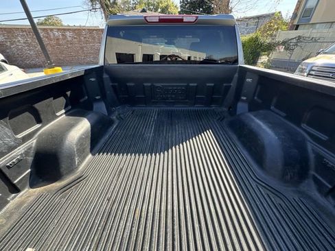 Used 2025 GMC Sierra 1500 SLT image 8