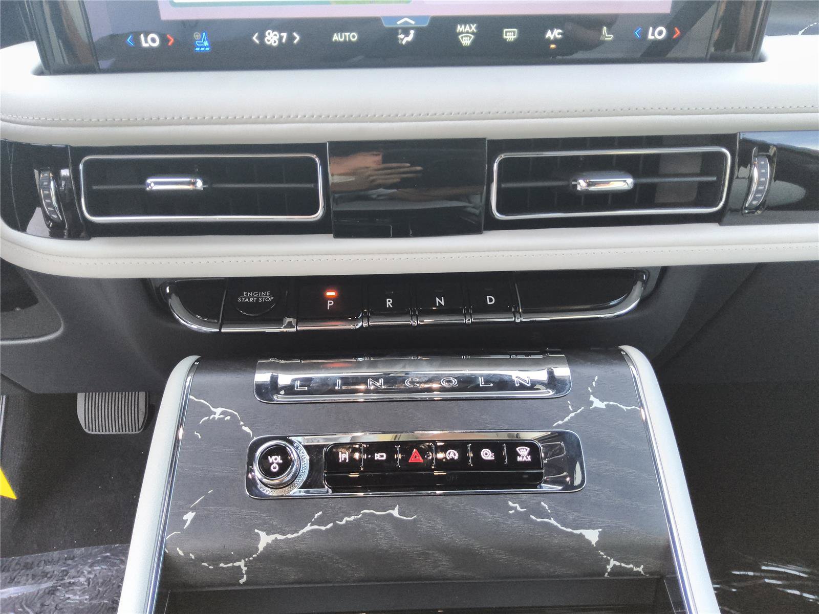 New 2027 Lincoln Aviator Black Label w/ Black Label Special Edition AWD/4WD image 19