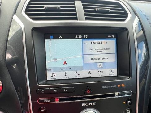 Used 2018 Ford Explorer Platinum AWD/4WD image 39