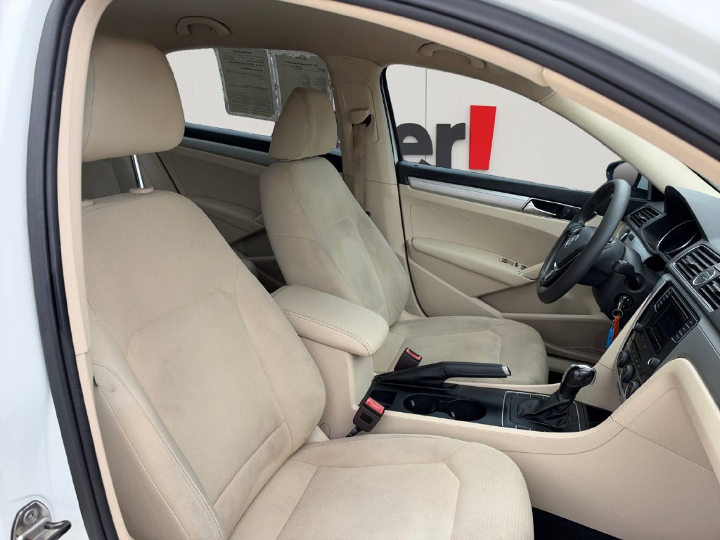 Used 2017 Volkswagen Passat 1.8T S FWD image 16