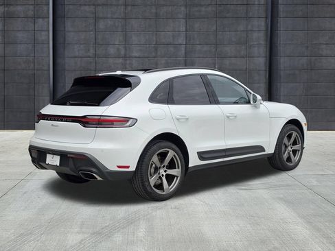 Used 2026 Porsche Macan AWD/4WD image 8
