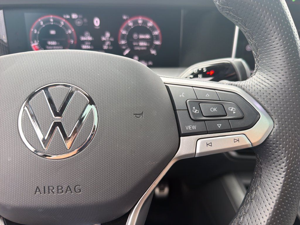 Certified 2026 Volkswagen Tiguan SE R-Line AWD/4WD image 12