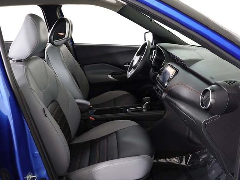 Used 2023 Nissan Kicks SR w/ SR Premium Package FWD image 31