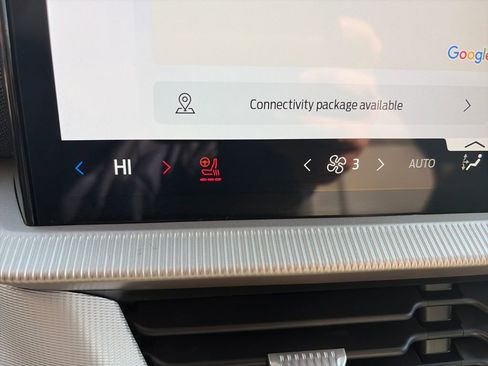 Used 2025 Ford Explorer Active w/ Active Comfort Package image 25