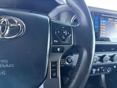Used 2019 Toyota Tacoma TRD Sport RWD image 17