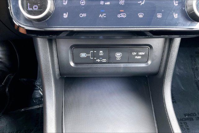 Certified 2025 Hyundai Tucson Limited AWD/4WD image 35