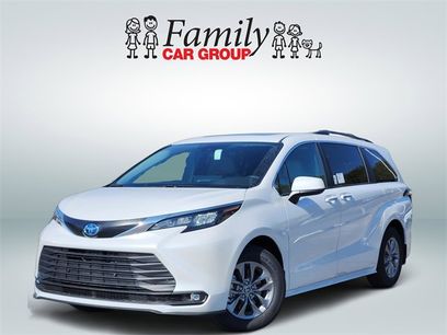 New 2025 Toyota Sienna XLE