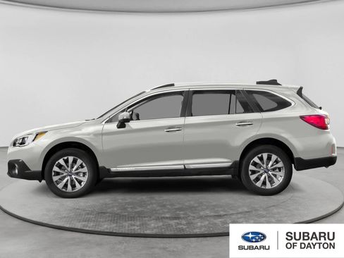 Used 2017 Subaru Outback 2.5i Touring w/ Popular Package #5A AWD/4WD image 3