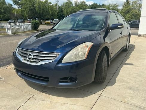 Used 2010 Nissan Altima 2.5 SL w/ SL Pkg FWD image 3
