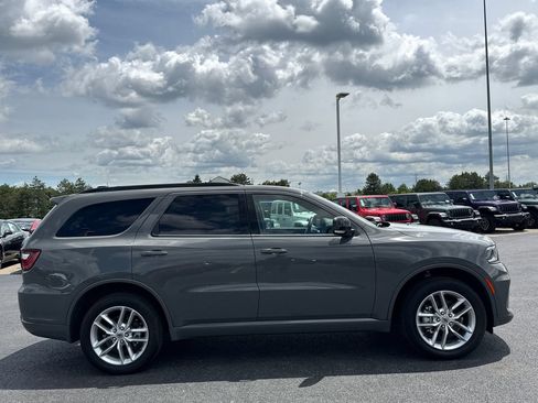 Used 2024 Dodge Durango GT AWD/4WD image 2