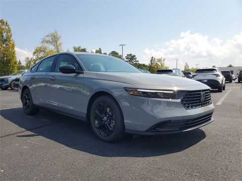 New 2025 Honda Accord SE image 3