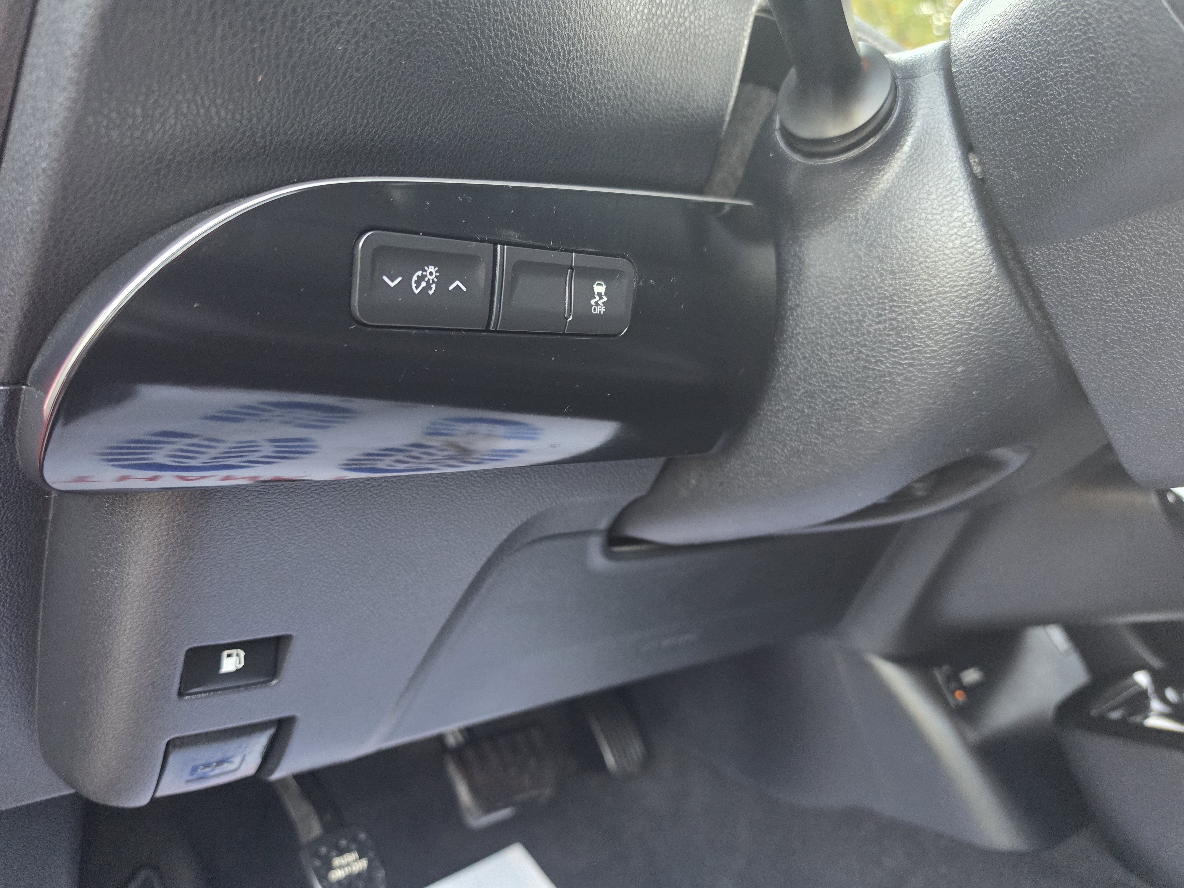 Used 2016 Toyota Prius Four FWD image 37