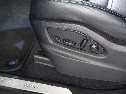 Certified 2023 Porsche Cayenne GTS AWD/4WD image 13