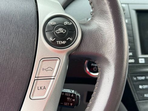 Used 2010 Toyota Prius Five w/ Advanced Technology Pkg FWD image 30