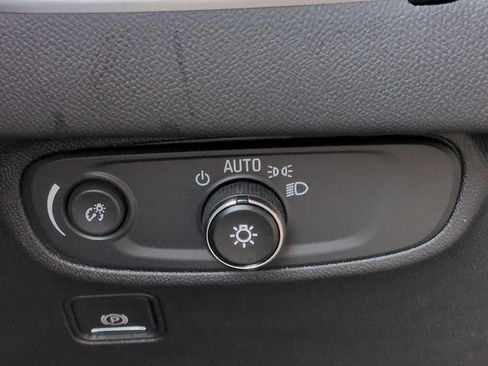 Used 2023 GMC Terrain SLE w/ Driver Convenience Package image 19