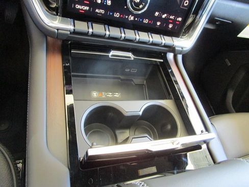 New 2026 GMC Yukon XL Denali w/ Denali Reserve Package RWD image 40
