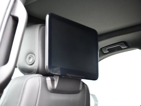 Used 2021 GMC Yukon Denali w/ Denali Premium Package image 19