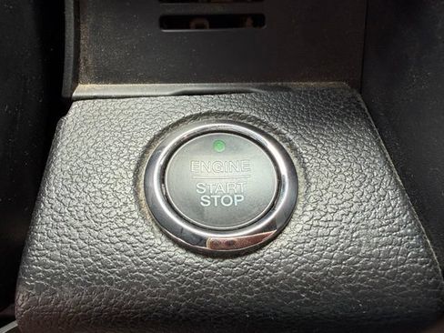 Used 2019 Ford Expedition XLT w/ Equipment Group 202A RWD image 17