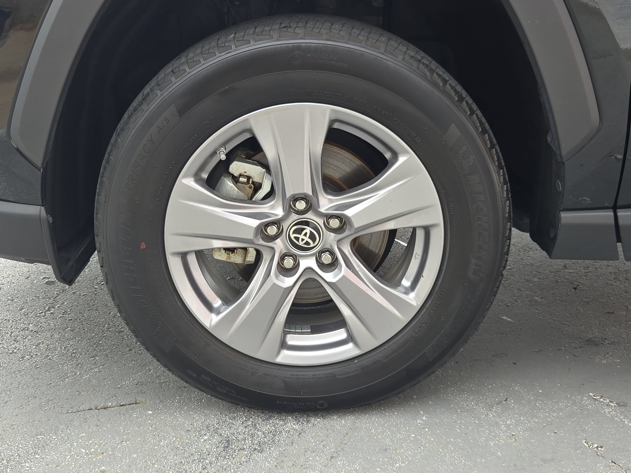Used 2022 Toyota RAV4 LE AWD/4WD image 17