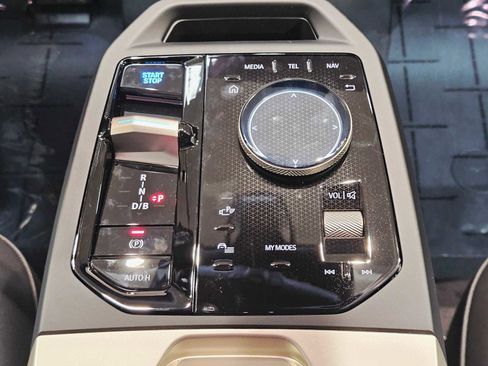 New 2026 BMW iX xDrive45 image 18