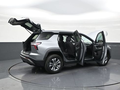 Used 2025 Chevrolet Equinox LT w/ Safety and Technology Package FWD image 29