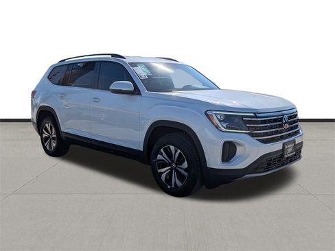 New 2026 Volkswagen Atlas SE image 3
