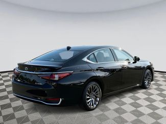 Used 2024 Lexus ES 300h Ultra Luxury video 2