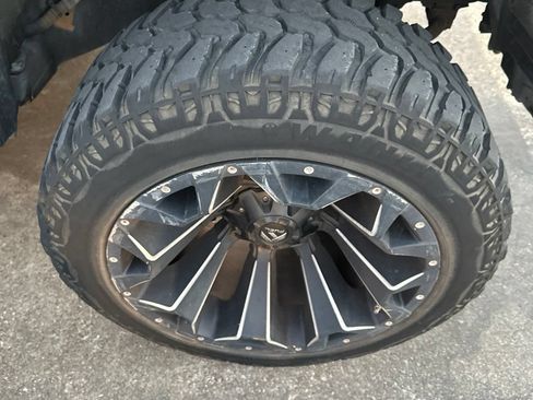 Used 2017 Toyota Tundra SR5 w/ SR5 Upgrade Package AWD/4WD image 22