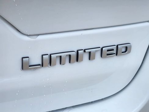 New 2026 Jeep Grand Cherokee Limited RWD image 8
