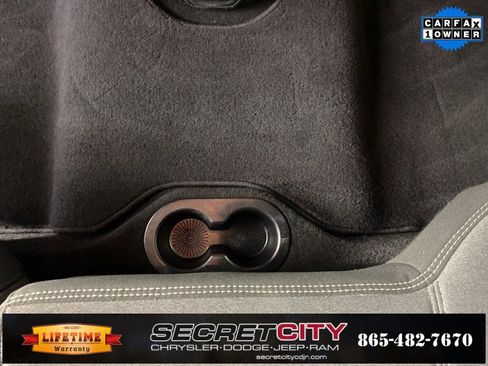 Used 2024 RAM 2500 Big Horn w/ Sport Appearance Package image 27