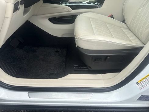 Used 2023 Buick Envision Avenir AWD/4WD image 18