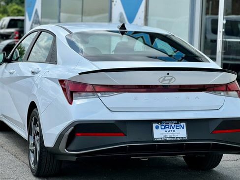 Used 2025 Hyundai Elantra Sport w/ Cargo Package FWD image 3