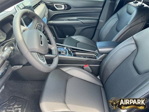 New 2025 Jeep Compass Latitude w/ Altitude Special Edition image 16