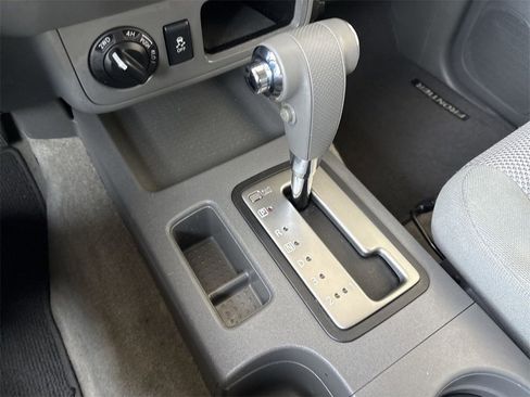 Used 2016 Nissan Frontier SV image 14