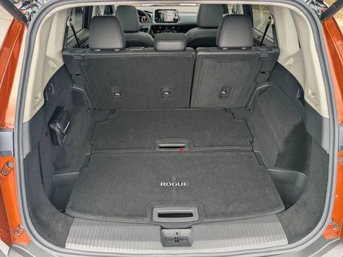 Used 2021 Nissan Rogue Platinum FWD image 16
