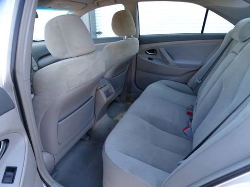 Used 2009 Toyota Camry LE image 18