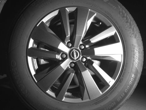 Used 2025 Nissan Pathfinder SV FWD image 12