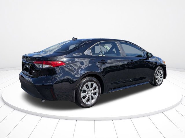 Used 2025 Toyota Corolla LE FWD image 3