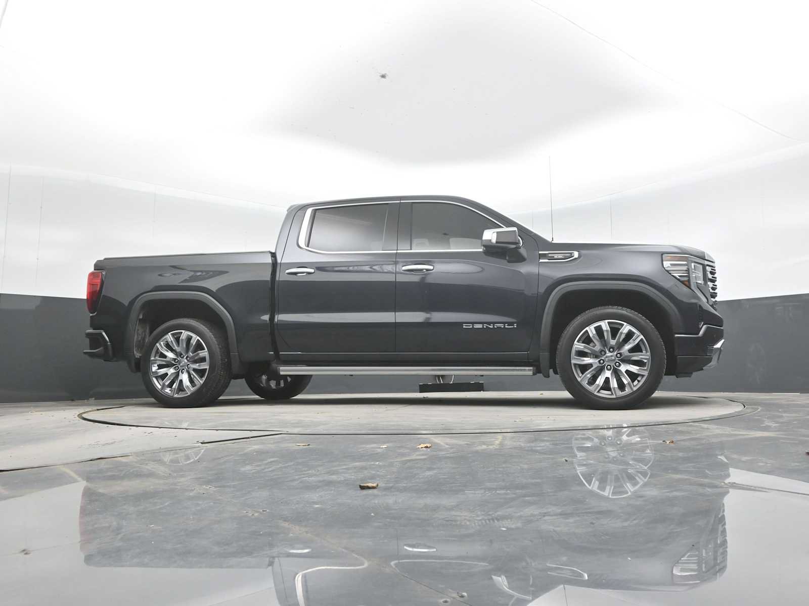 Used 2023 GMC Sierra 1500 Denali w/ Denali Reserve Package AWD/4WD image 29