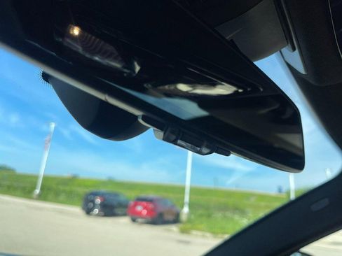 Used 2022 BMW 330i xDrive Sedan w/ M Sport Package image 37