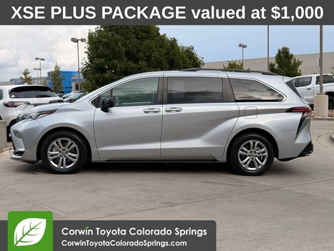 Used 2023 Toyota Sienna XSE w/ XSE Plus Package AWD/4WD image 4