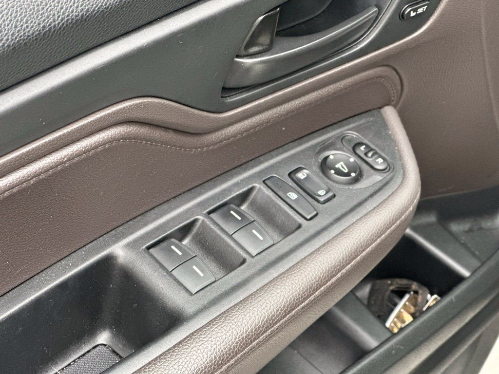 Used 2019 Honda Odyssey EX-L image 18