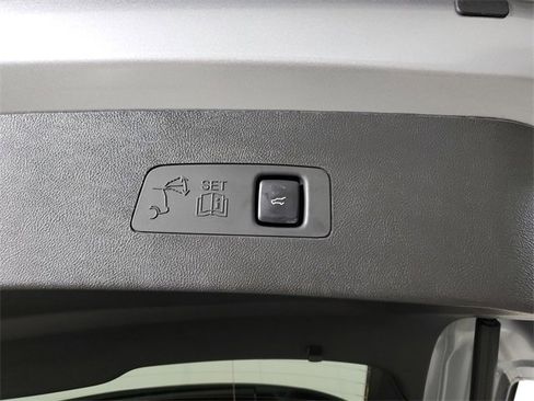 Used 2024 Lincoln Corsair FWD image 7