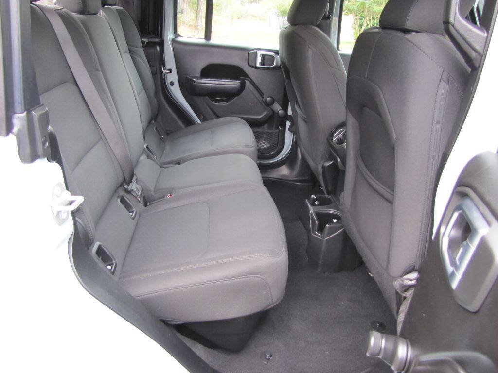 Used 2023 Jeep Gladiator Sport AWD/4WD image 15