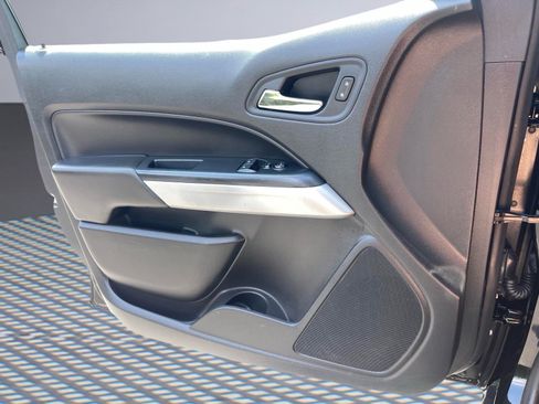 Used 2022 Chevrolet Colorado LT w/ Fleet Safety Package RWD image 17