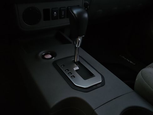 Used 2020 Nissan Frontier SV image 15