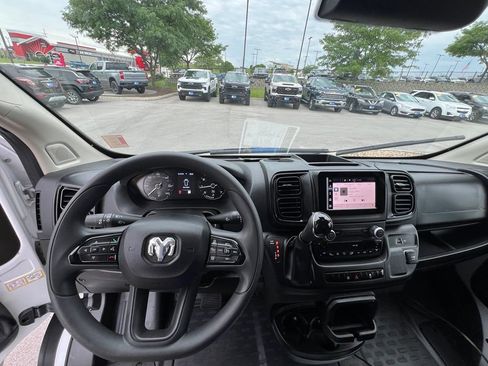 Used 2025 RAM ProMaster 2500 w/ Convenience Group FWD image 31