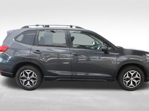 Used 2021 Subaru Forester Premium AWD/4WD image 18