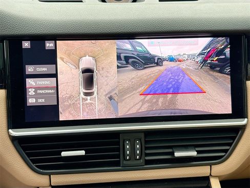 Used 2021 Porsche Cayenne Coupe image 15