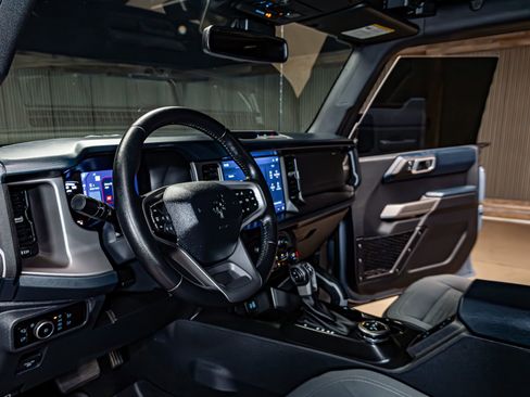 Used 2023 Ford Bronco Outer Banks image 17